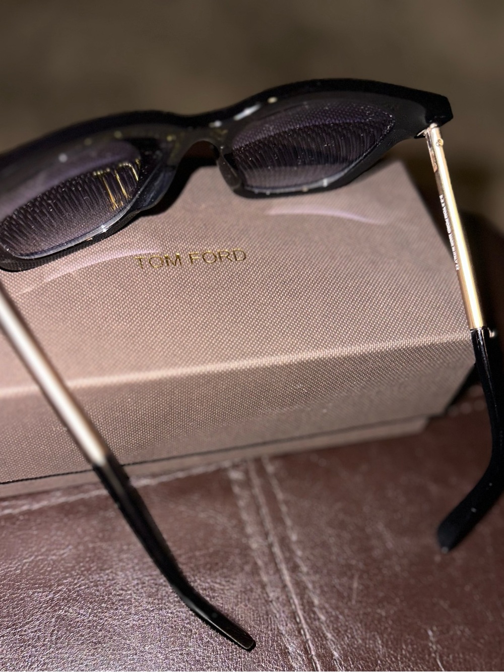 Tom Ford Black Oversized Women's Sunglasses - Picture 5 of 10